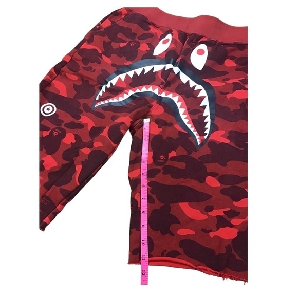 BAPE Men’s XXL Shark Cutoff Sweatpants Shorts Red Camo - Picture 8 of 12